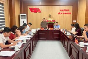 Đoàn giám sát của Ban Thường vụ Tỉnh uỷ Lai Châu làm việc với Ban Thường vụ Đảng uỷ phường Tân Phong.