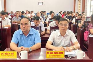 Phường Tân Phong tổ chức Hội nghị nghiên cứu, học tập, quán triệt một số nghị quyết, chỉ thị của Bộ Chính trị và các văn bản triển khai thực hiện của tỉnh, của phường.