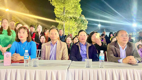 Giao lưu văn nghệ tại Chợ đêm San Thàng