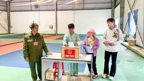 Phường Tân Phong: Tổ chức bầu cử đại biểu Quốc hội khóa XVI và HĐND tỉnh, nhiệm kỳ 2026 - 2031 cho bệnh nhân, người nhà bệnh nhân tại Bệnh viện Đa khoa tỉnh