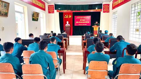 Phường Tân Phong Bế mạc huấn luyện dân quân năm 2026.