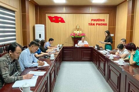 Lãnh đạo Đảng uỷ phường làm việc với các cơ quan tham mưu, giúp việc Đảng ủy và cơ quan ủy ban MTTQ Việt Nam phường.