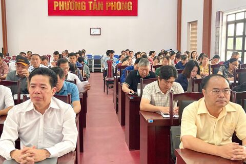 Phường Tân Phong, tỉnh Lai Châu dự Hội nghị toàn quốc nghiên cứu, học tập, quán triệt và triển khai thực hiện Nghị quyết Hội nghị lần thứ tư Ban Chấp hành Trung ương Đảng khóa XIV.