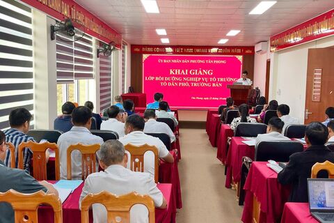 Khai giảng Lớp bồi dưỡng nghiệp vụ Trưởng bản, Tổ trưởng tổ dân phố phường Tân Phong năm 2026.