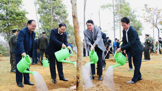 <a href="/tin-tuc-su-kien/tin-kinh-te-chinh-tri" title="Tin Kinh tế - Chính trị" rel="dofollow">Tin Kinh tế - Chính trị</a>