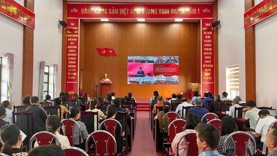 <a href="/tin-tuc-su-kien/tin-kinh-te-chinh-tri" title="Tin Kinh tế - Chính trị" rel="dofollow">Tin Kinh tế - Chính trị</a>
