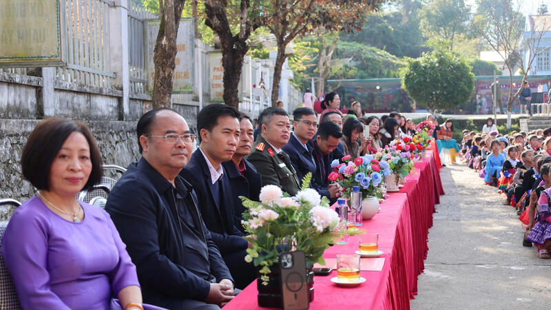 Ngày hội Văn hoá dân tộc Mông Trường phổ thông dân tộc TH&THCS Nùng Nàng, phường Tân Phong