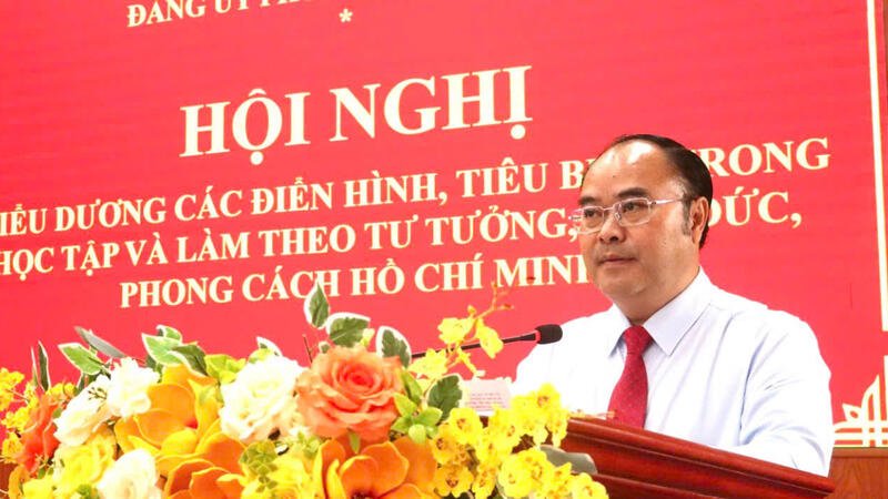 Hội nghị Biểu dương các điển hình, tiêu biểu trong Học tập và làm theo tư tưởng đạo đức, phong cách Hồ Chí Minh.