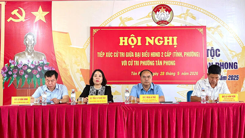 Hội nghị tiếp xúc cử tri giữa đại biểu HĐND 2 cấp với cử tri phường Tân Phong, Lai Châu.